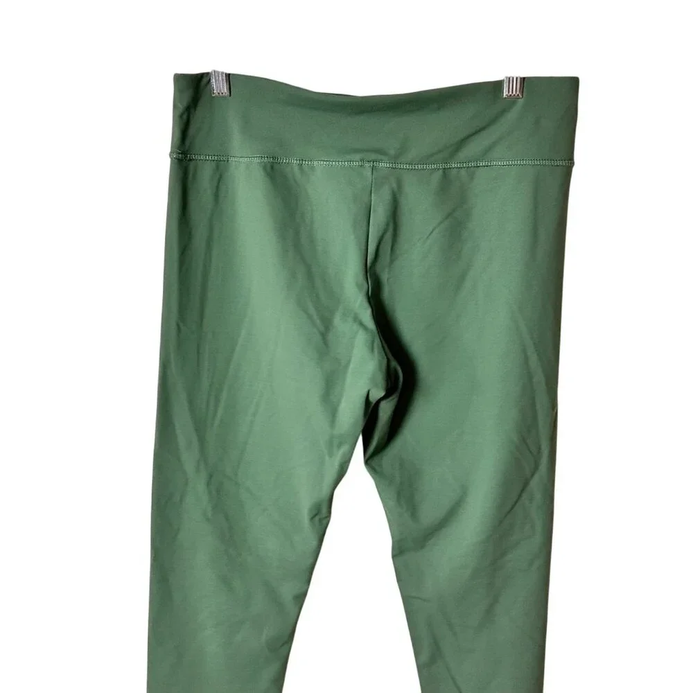 Danskin Size XL Womens High-Waisted Green Leggings Nylon/Spandex Blend